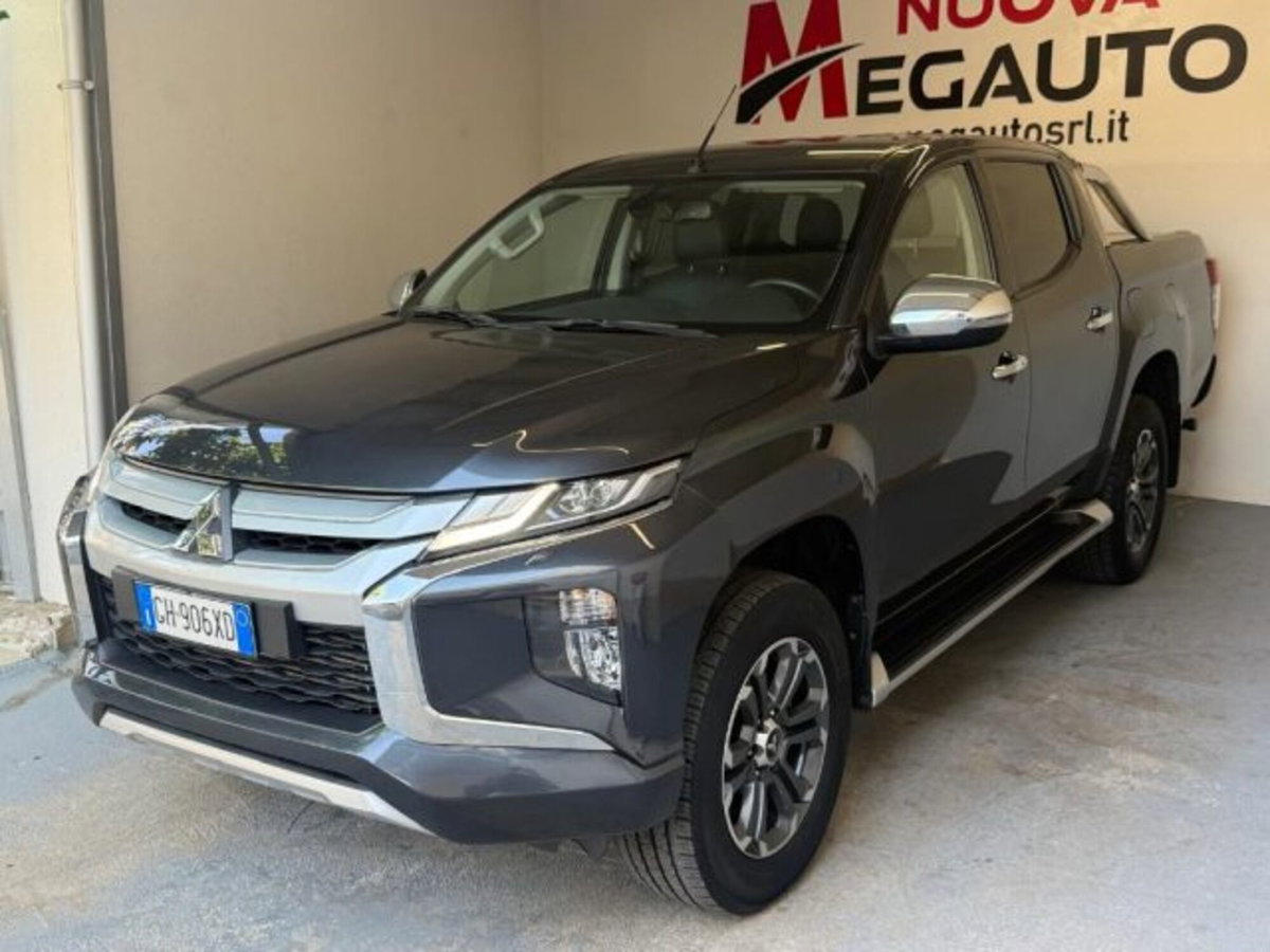 Mitsubishi L200 2.3 D Double Cab 4x4 Super Select P0. Diamond (3)