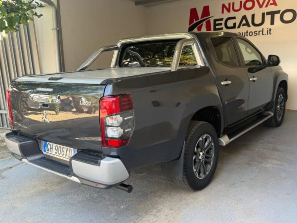 Mitsubishi L200 2.3 D Double Cab 4x4 Super Select P0. Diamond (5)