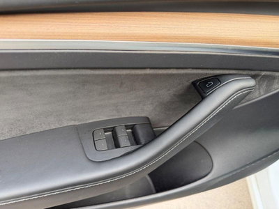 Tesla Model 3 Model 3 Long Range RWD (8)