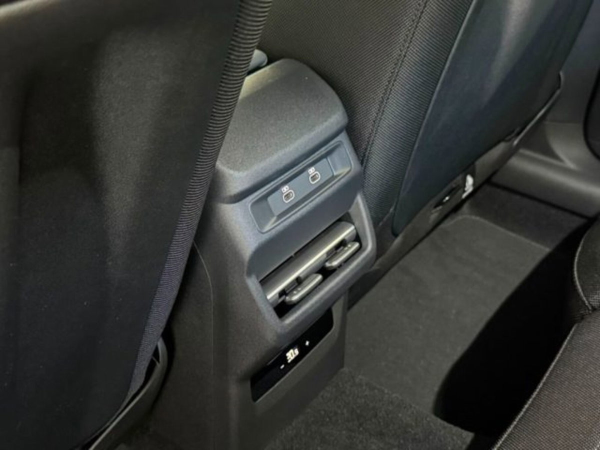 Audi Q3 Sportback 35 TDI quattro S tronic S line edition (10)