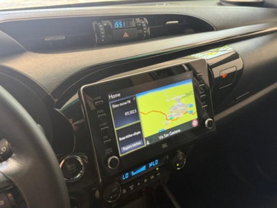 Toyota Hilux 2.8 D A/T 4WD porte Double Cab Invincible (17)