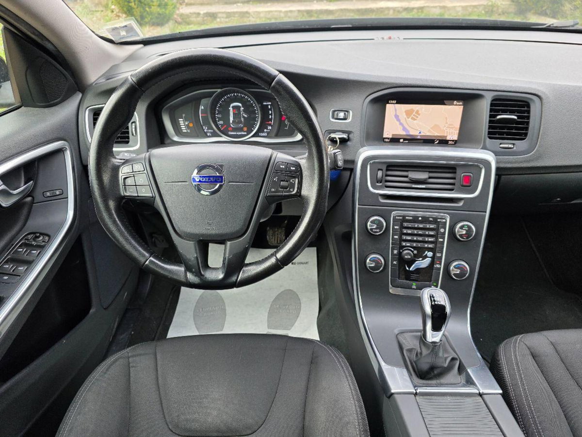 Volvo V60 D2 Geartronic Summum (16)