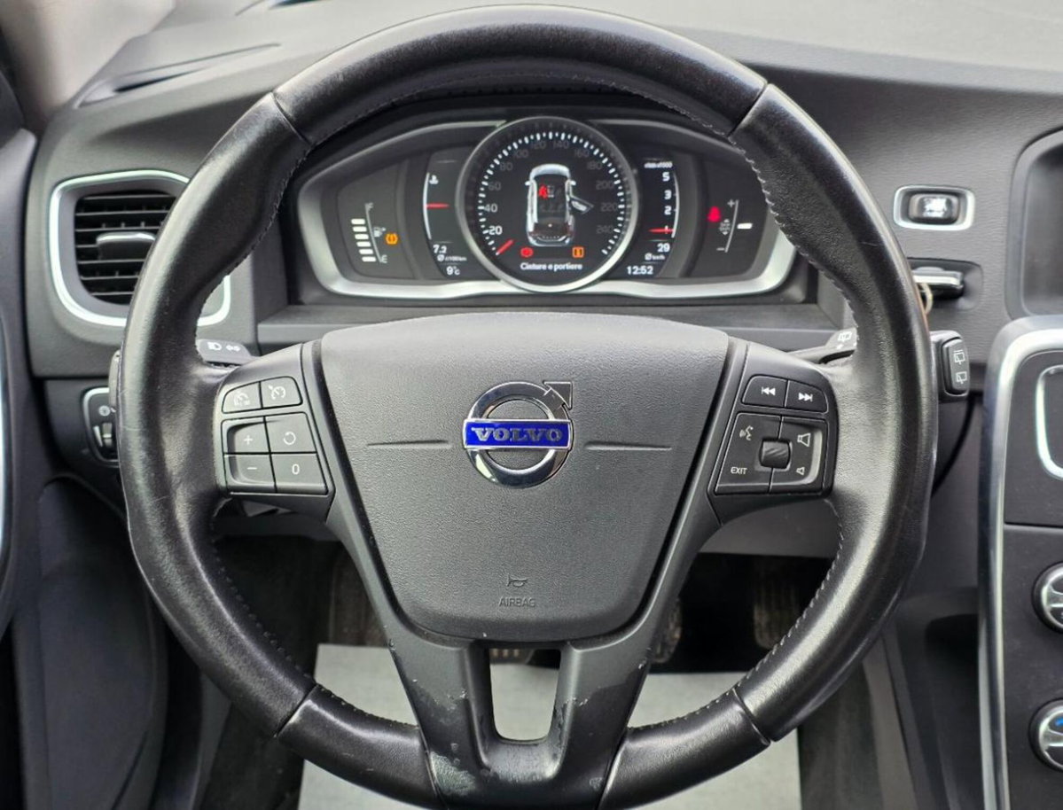 Volvo V60 D2 Geartronic Summum (17)