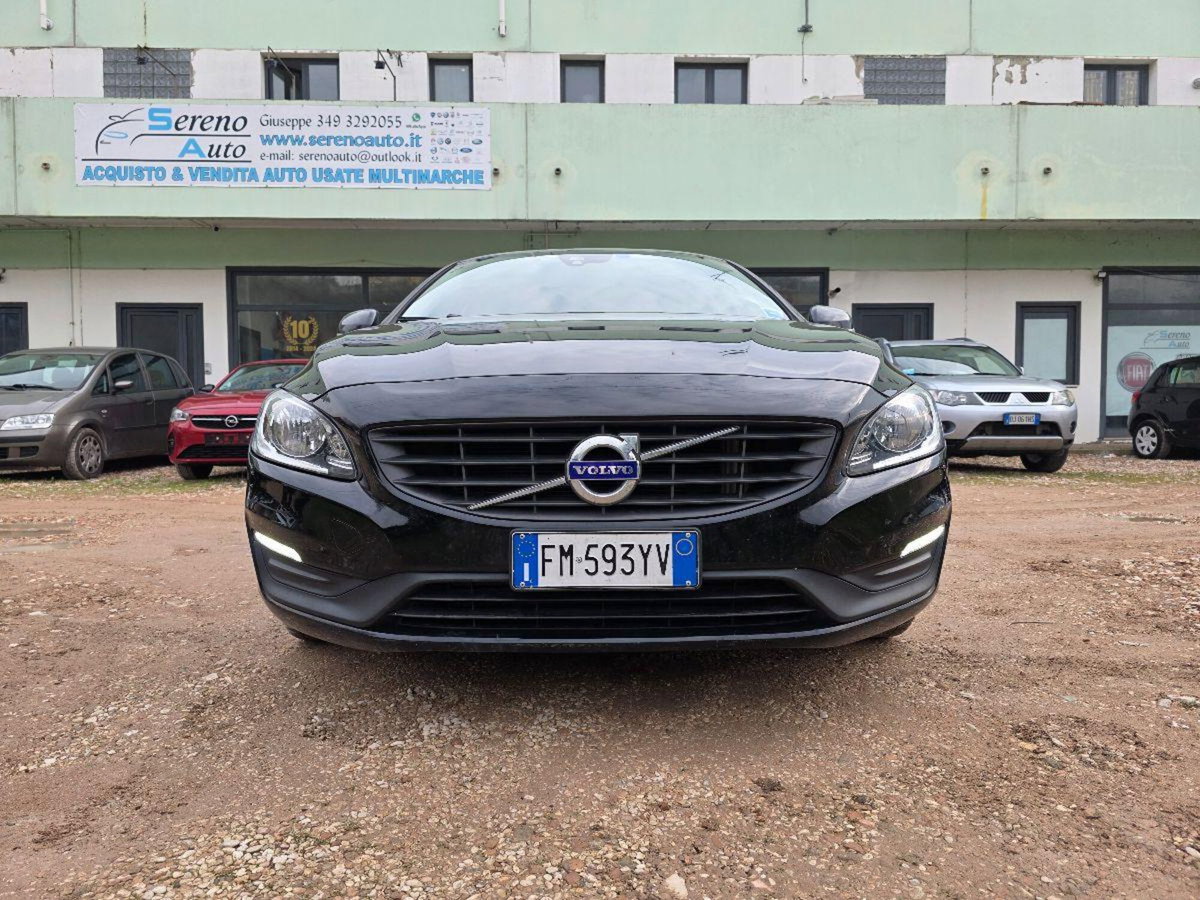 Volvo V60 D2 Geartronic Summum (2)