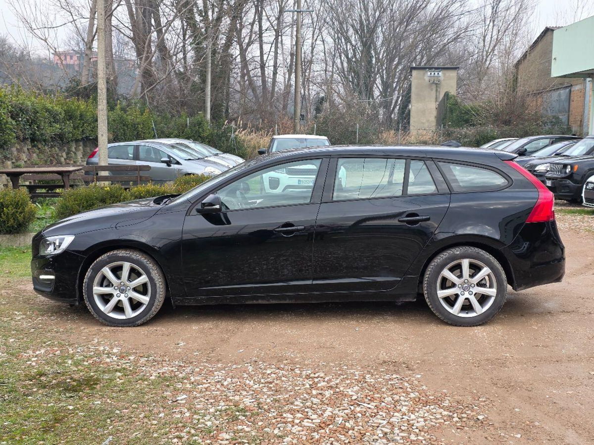 Volvo V60 D2 Geartronic Summum (6)