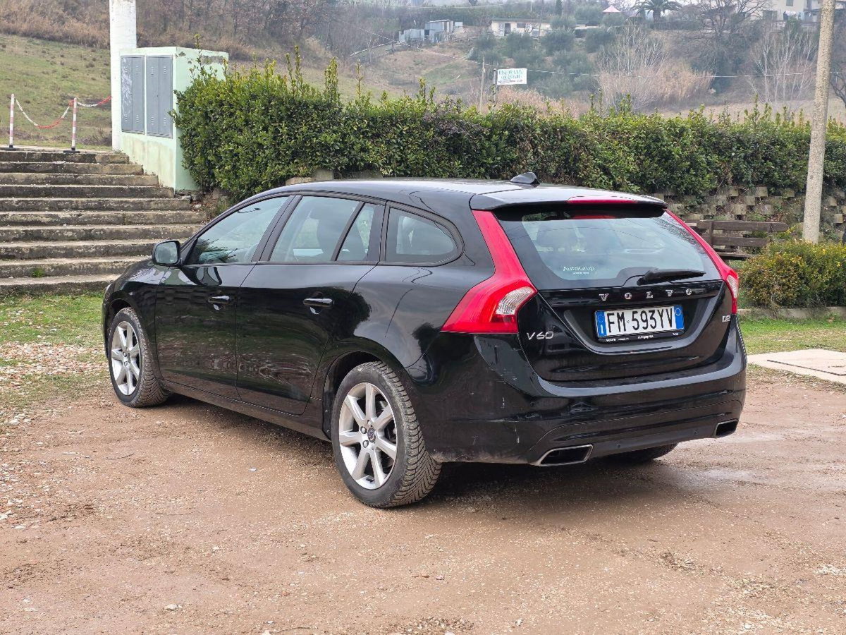 Volvo V60 D2 Geartronic Summum (7)