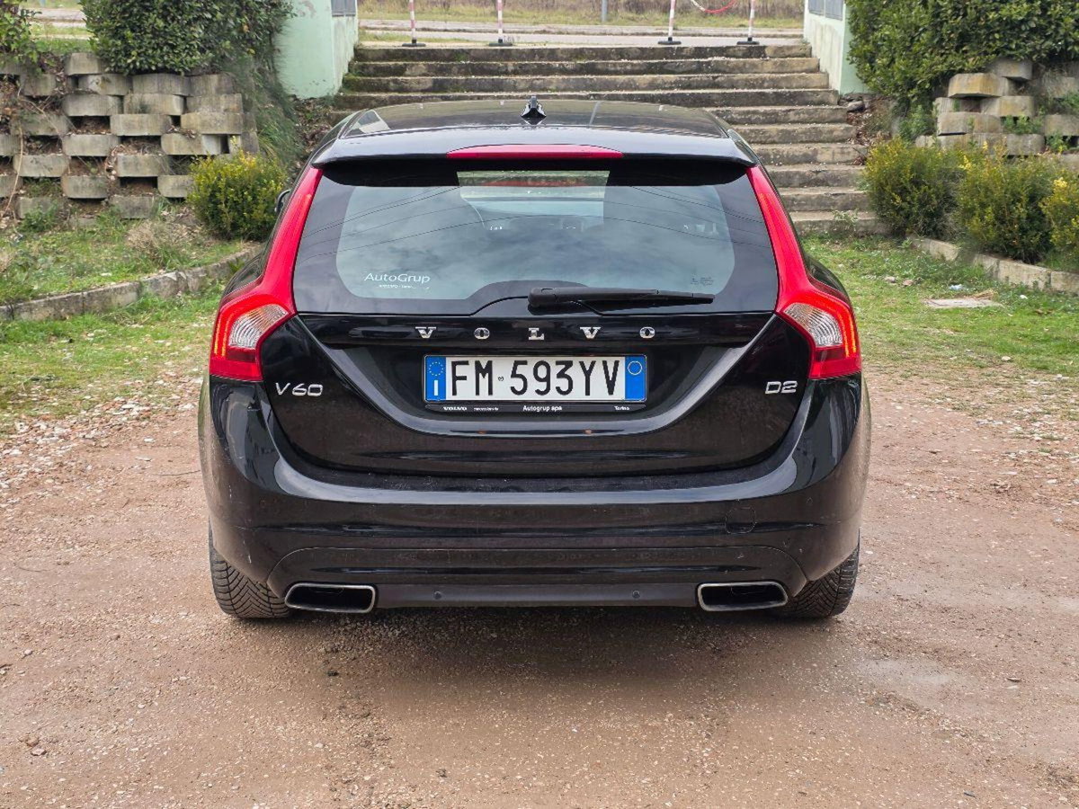 Volvo V60 D2 Geartronic Summum (8)