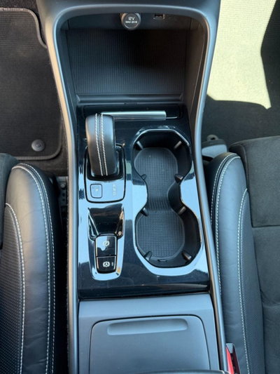 Volvo XC40 D4 AWD Geartronic R-design (17)