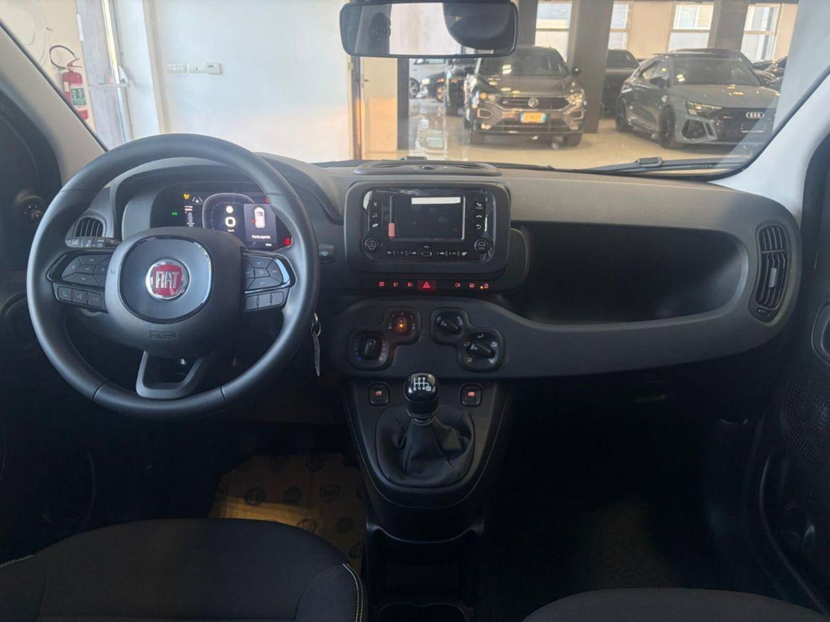 Fiat Panda 1.0 FireFly S&S Hybrid City Cross (11)