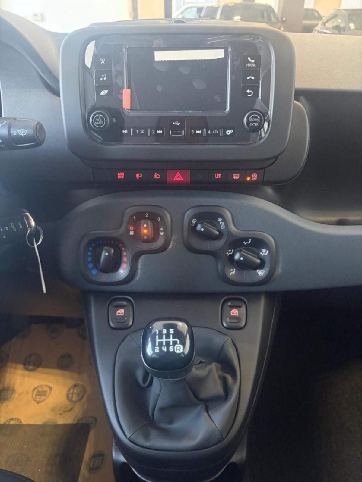 Fiat Panda 1.0 FireFly S&S Hybrid City Cross (12)