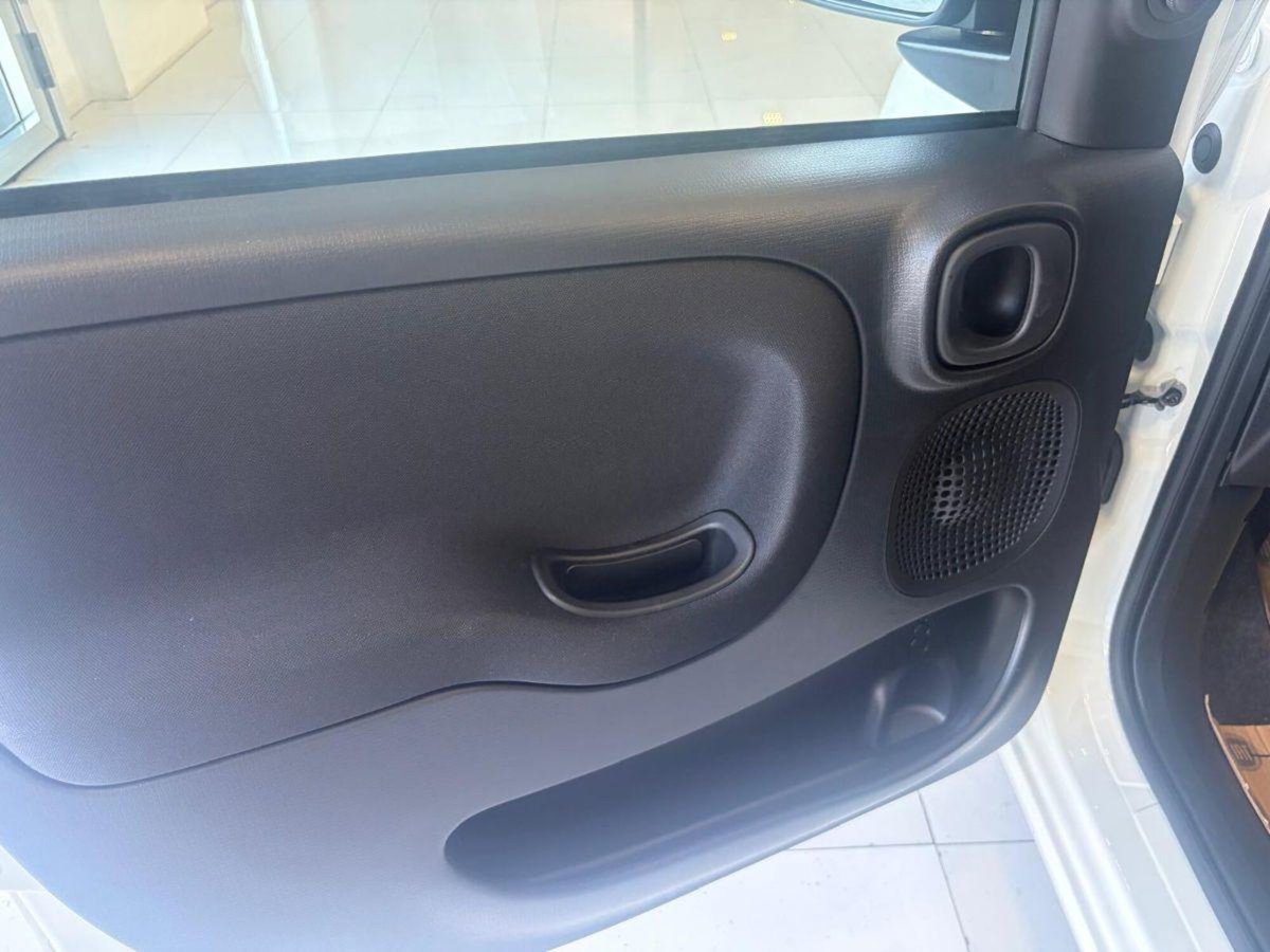 Fiat Panda 1.0 FireFly S&S Hybrid City Cross (7)