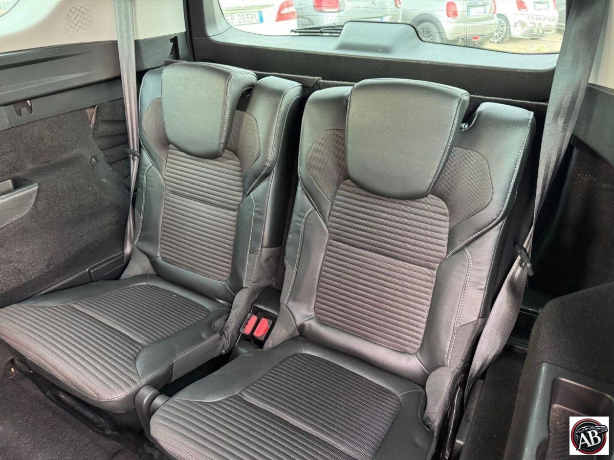 Renault Grand Scénic 1.6 dci energy Bose 130cv (15)