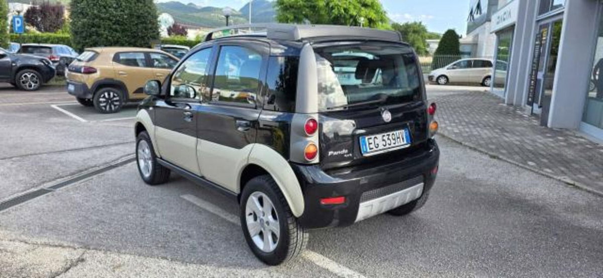 Fiat Panda 1.3 MJT 16V DPF 4x4 Climbing (2)