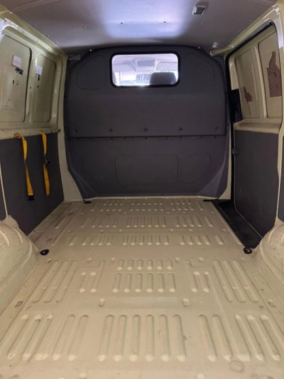 Volkswagen Veicoli Commerciali Transporter Furgone 1.9 TDI/84CV PC Furgone (7)
