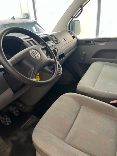 Volkswagen Veicoli Commerciali Transporter Furgone 1.9 TDI/84CV PC Furgone (8)