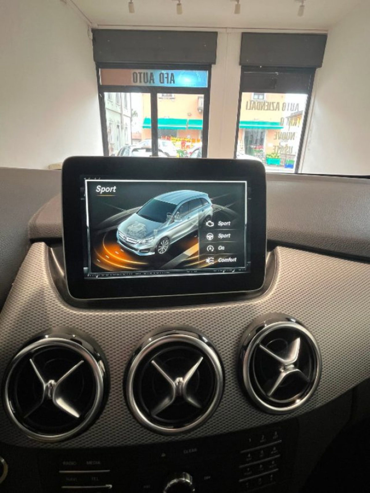 Mercedes-Benz Classe B 180 d Automatic Sport (15)