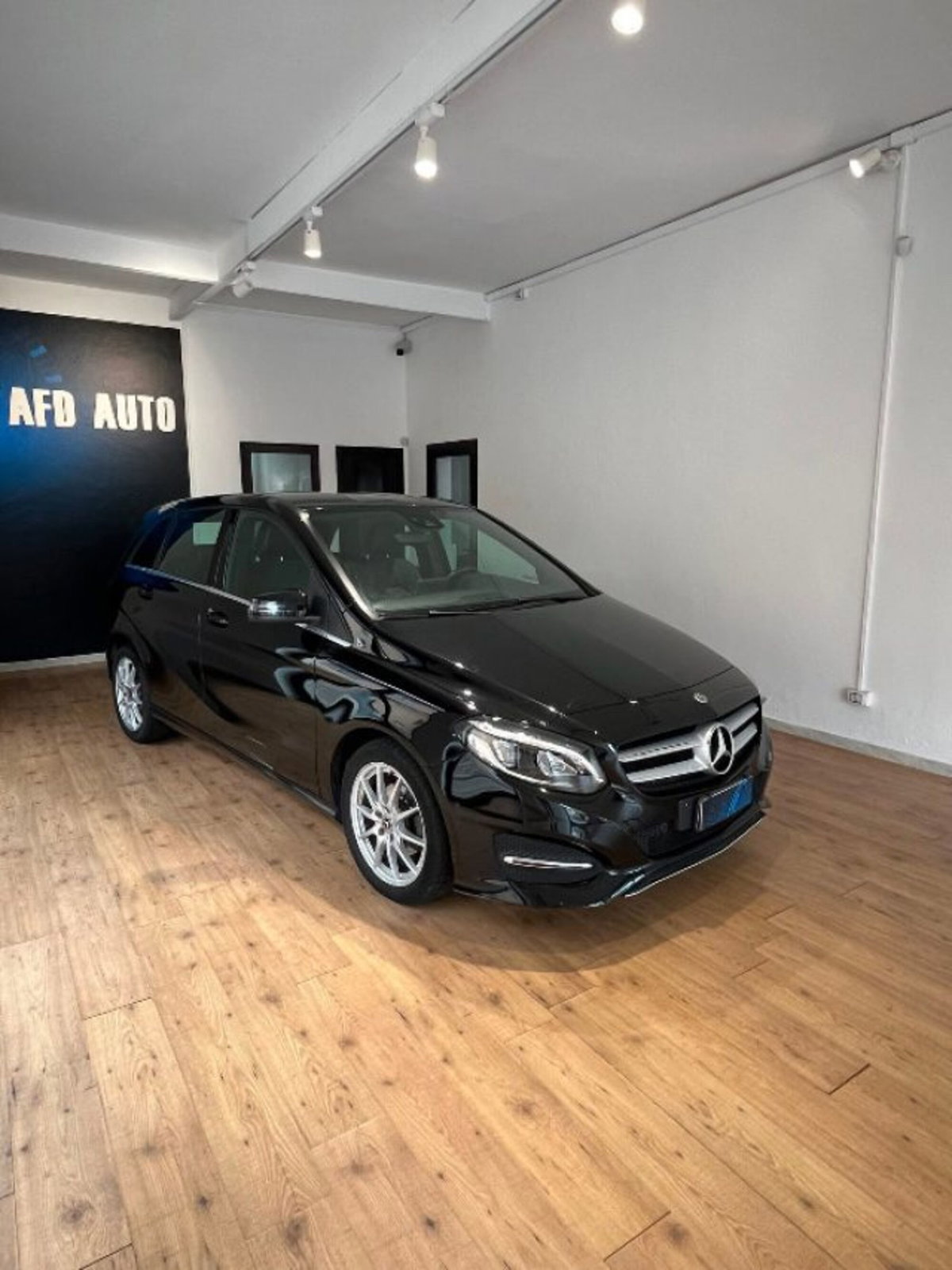 Mercedes-Benz Classe B 180 d Automatic Sport (2)