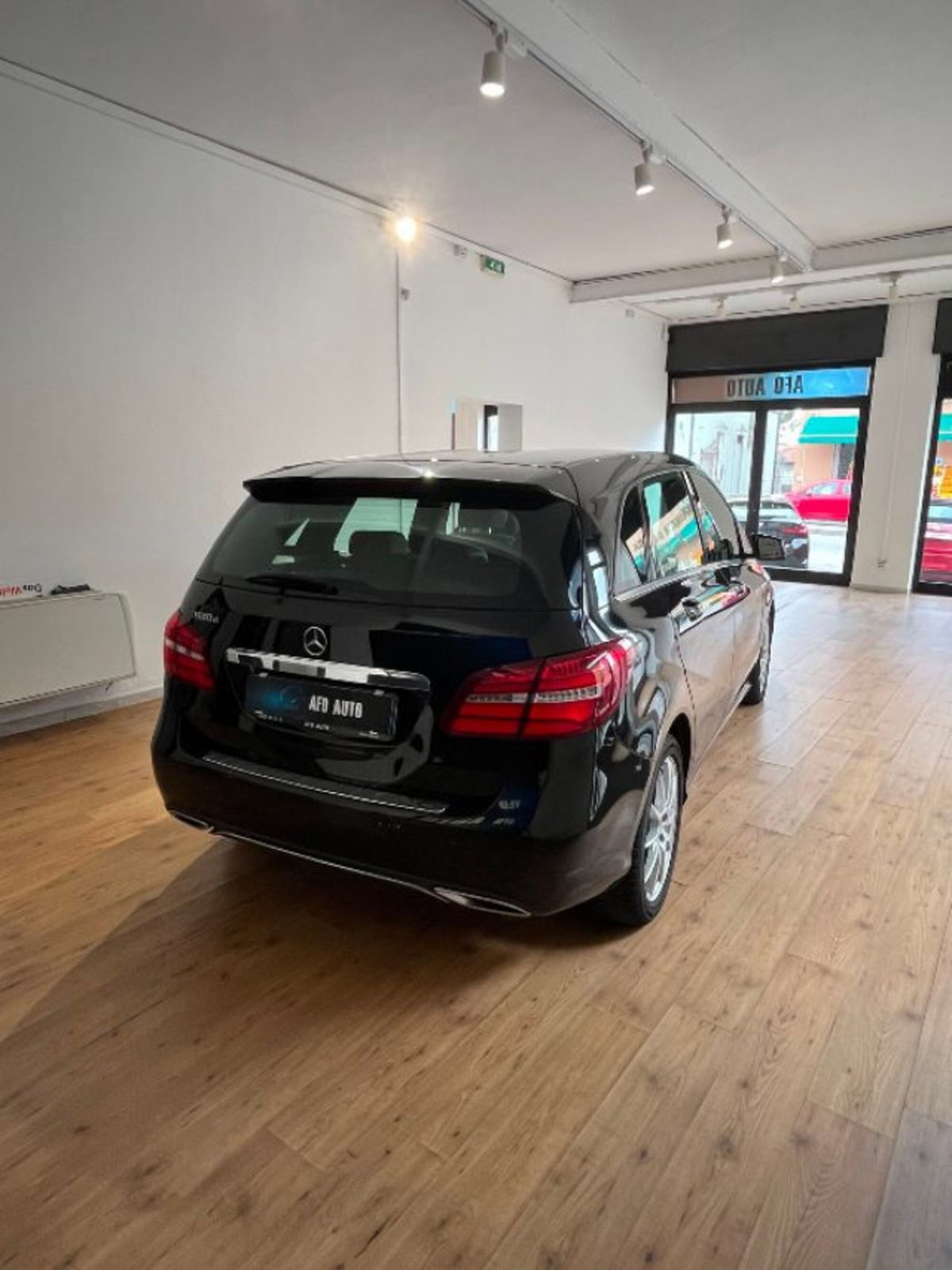 Mercedes-Benz Classe B 180 d Automatic Sport (4)