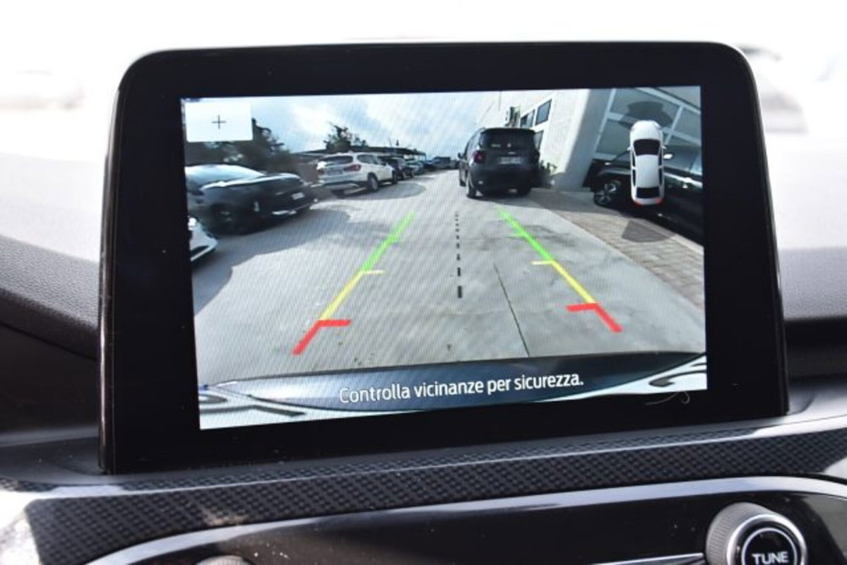 Ford Kuga 1.5 EcoBlue 120 CV 2WD ST-Line (10)