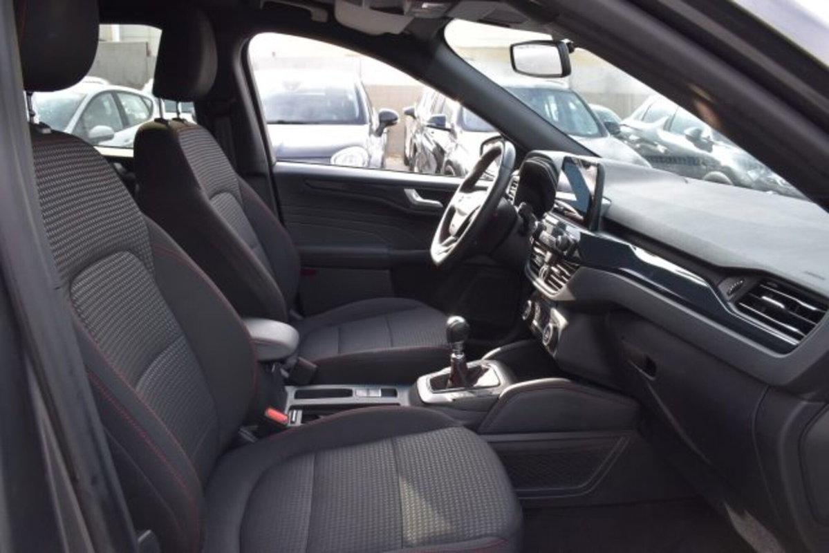 Ford Kuga 1.5 EcoBlue 120 CV 2WD ST-Line (18)