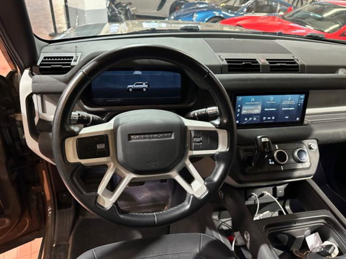 Land Rover Defender 110 3.0D I6 250 CV AWD Auto Commercial SE (10)