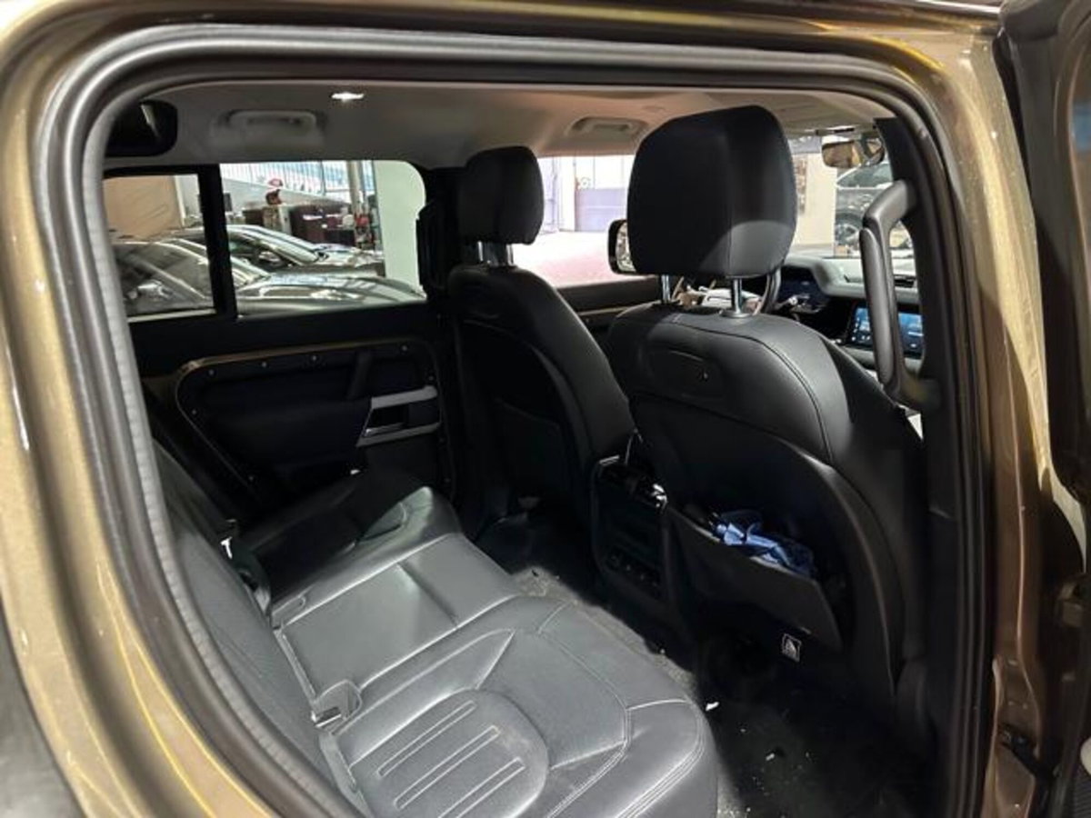 Land Rover Defender 110 3.0D I6 250 CV AWD Auto Commercial SE (13)