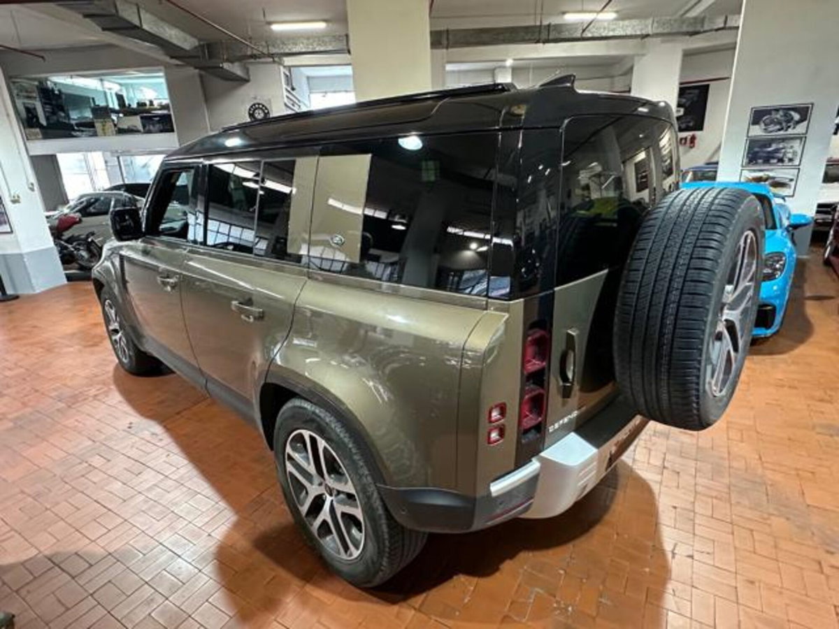Land Rover Defender 110 3.0D I6 250 CV AWD Auto Commercial SE (4)