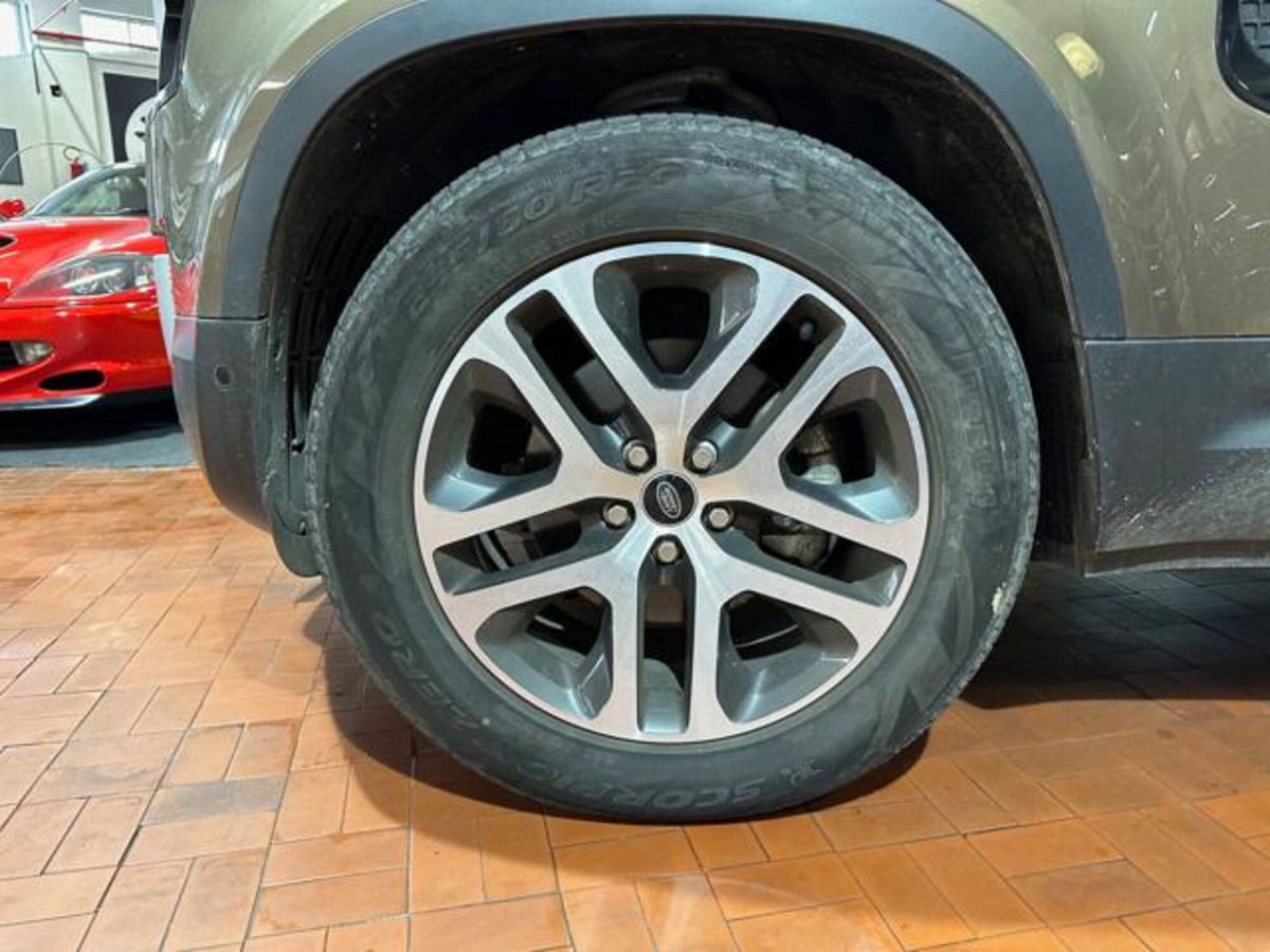 Land Rover Defender 110 3.0D I6 250 CV AWD Auto Commercial SE (7)