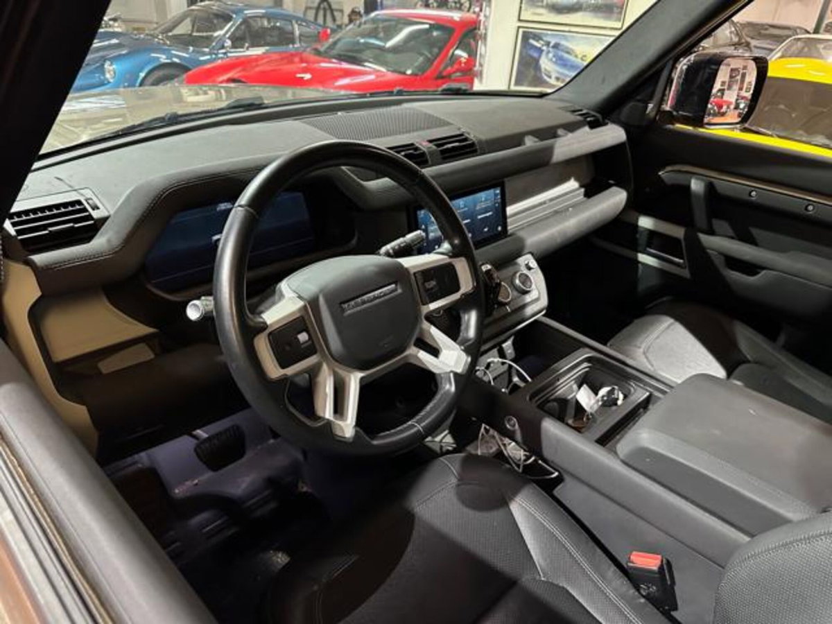 Land Rover Defender 110 3.0D I6 250 CV AWD Auto Commercial SE (8)
