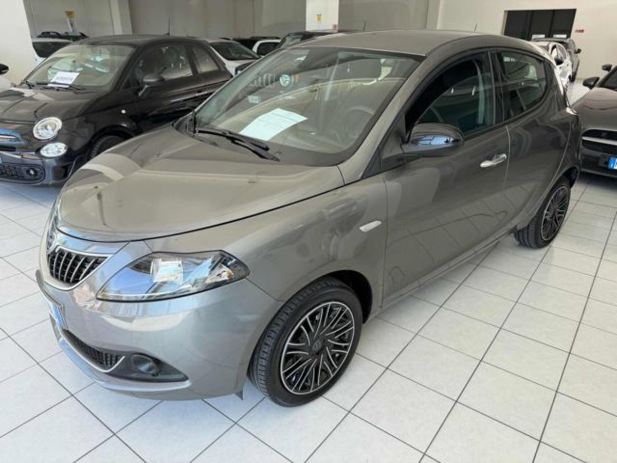 Lancia Ypsilon 1.0 FireFly 5 porte S&S Hybrid Gold Plus