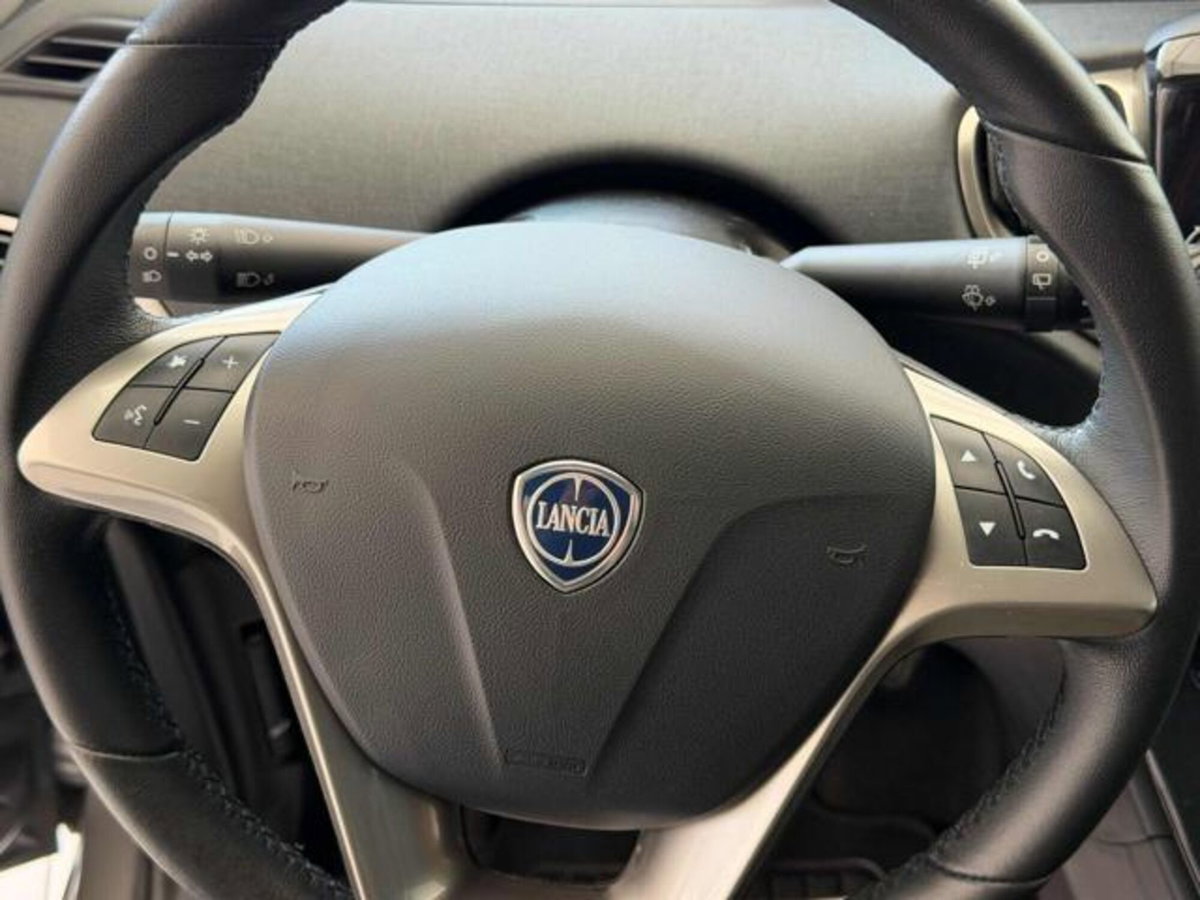 Lancia Ypsilon 1.0 FireFly 5 porte S&S Hybrid Gold Plus (13)