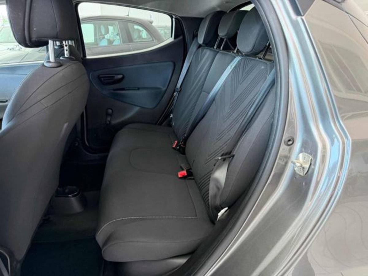 Lancia Ypsilon 1.0 FireFly 5 porte S&S Hybrid Gold Plus (7)