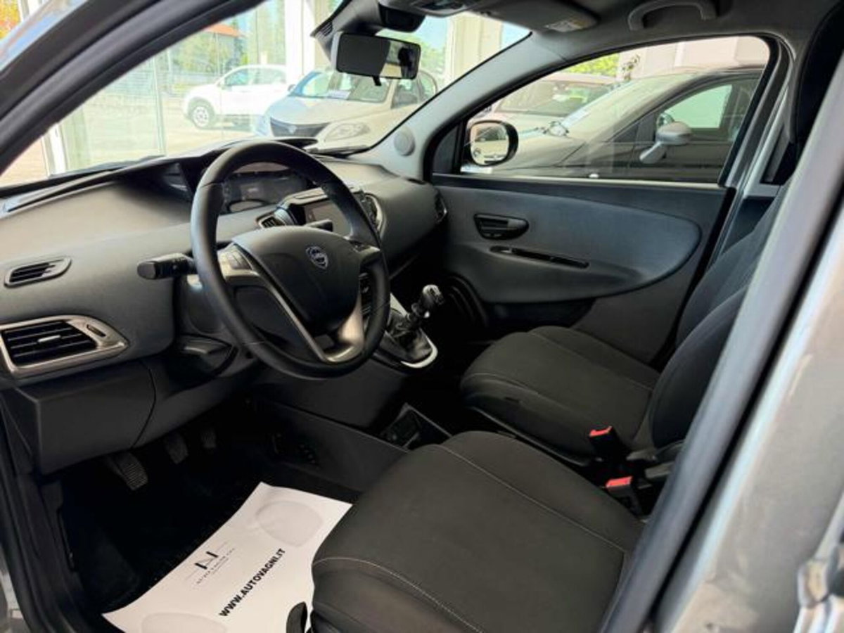 Lancia Ypsilon 1.0 FireFly 5 porte S&S Hybrid Gold Plus (8)