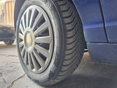 Lancia Ypsilon 1.3 MJT 75 CV Versus (12)