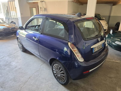 Lancia Ypsilon 1.3 MJT 75 CV Versus (6)