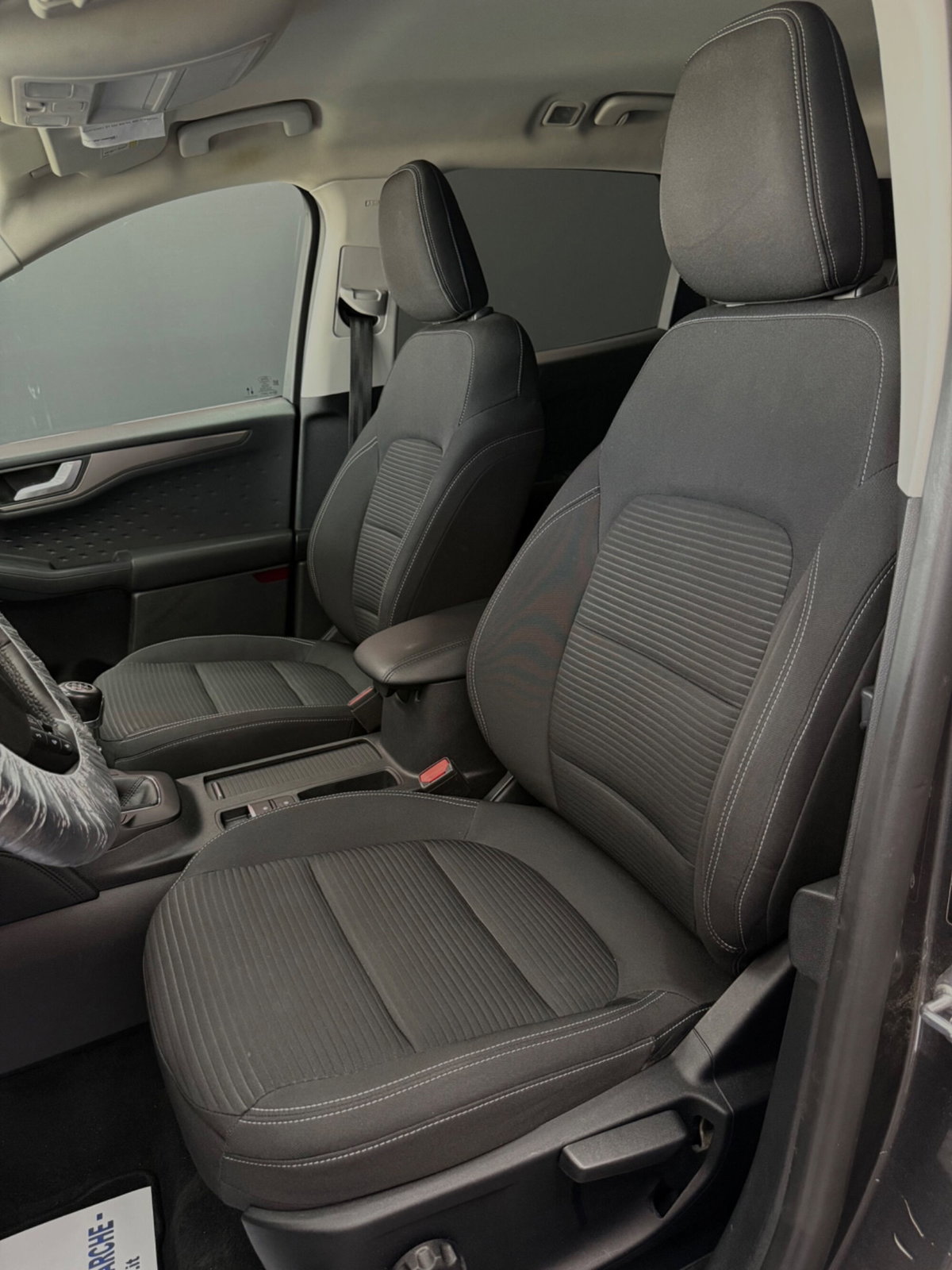 Ford Kuga 1.5 EcoBlue 120 CV aut. 2WD Titanium X (16)