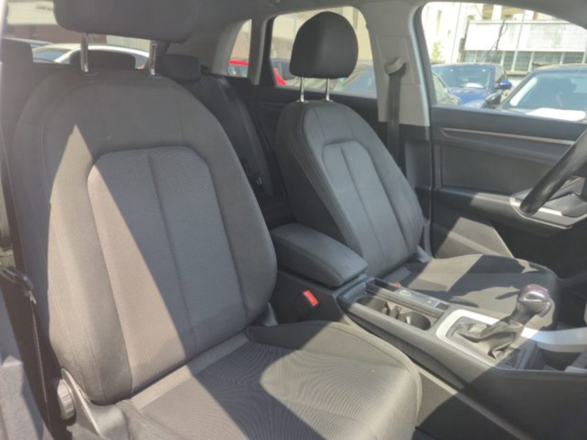 Audi Q3 45 TFSI e S tronic Business (10)