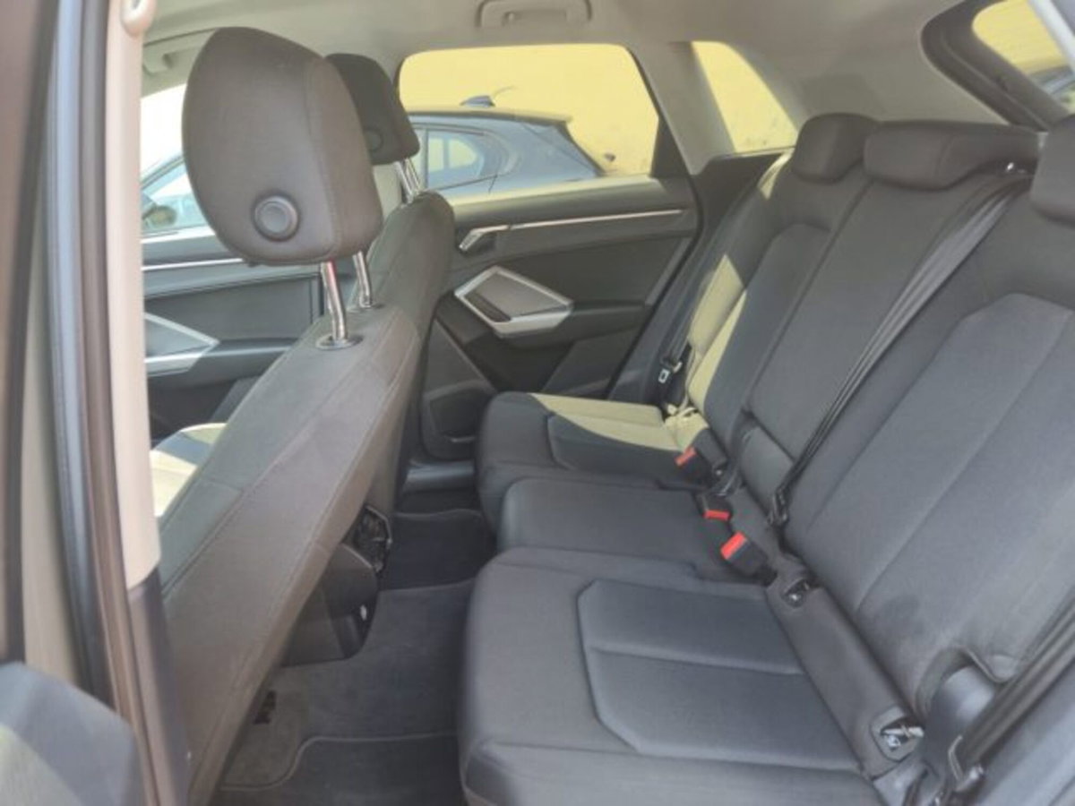 Audi Q3 45 TFSI e S tronic Business (11)