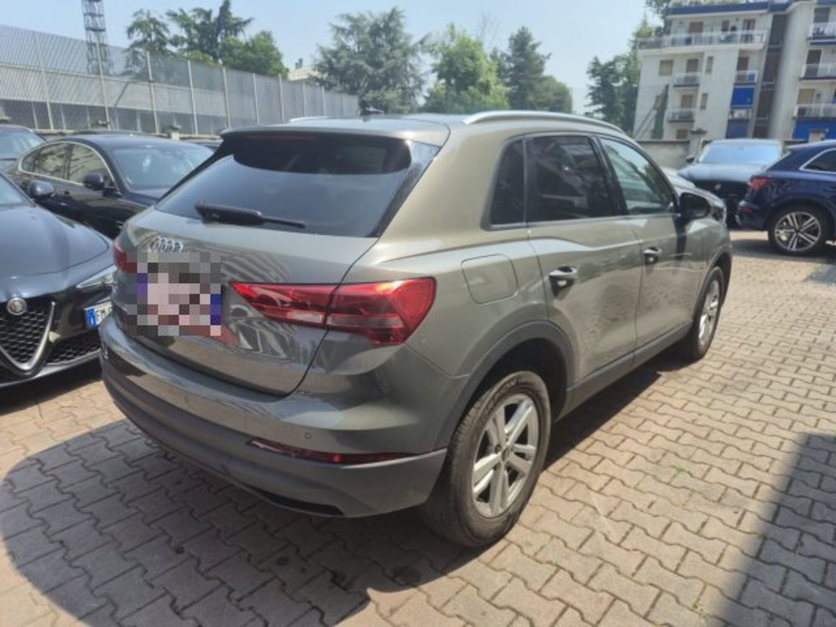 Audi Q3 45 TFSI e S tronic Business (4)