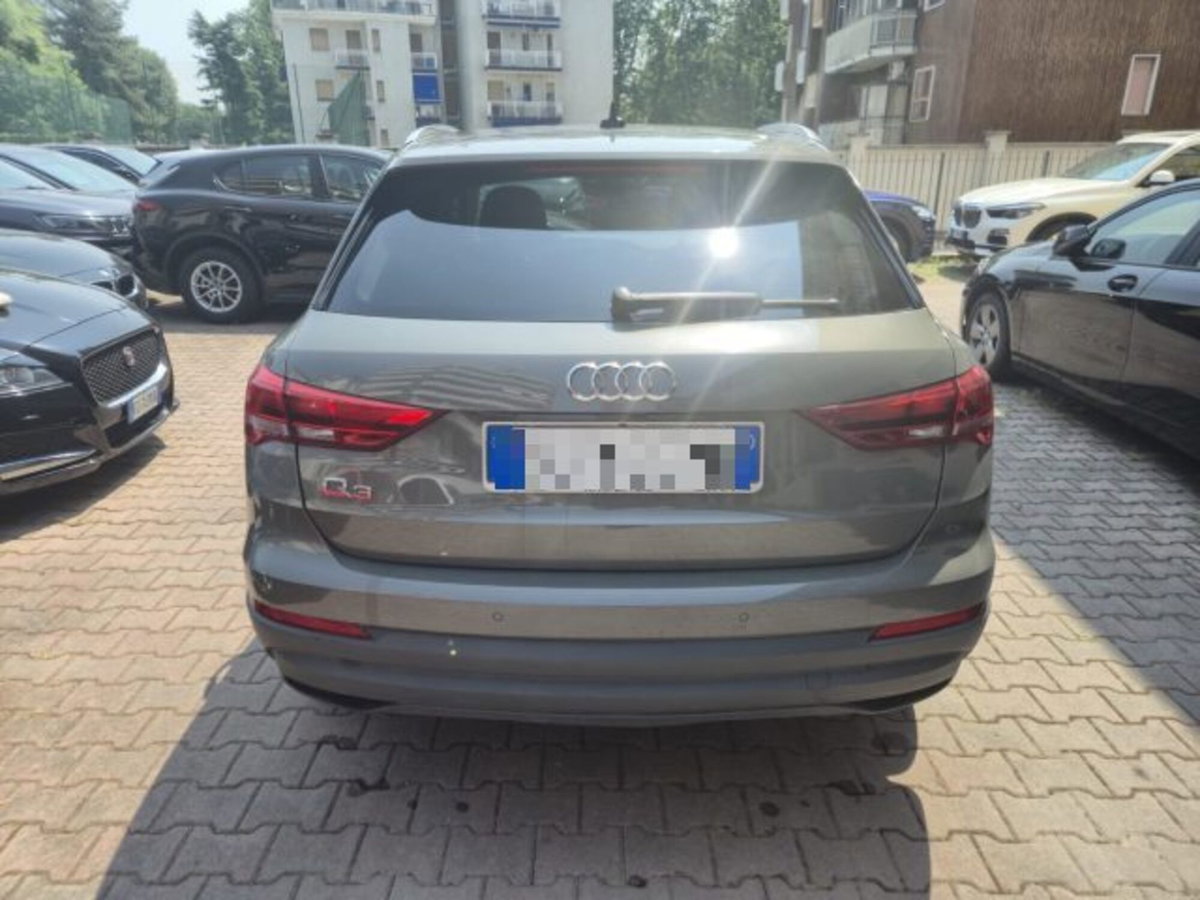 Audi Q3 45 TFSI e S tronic Business (5)