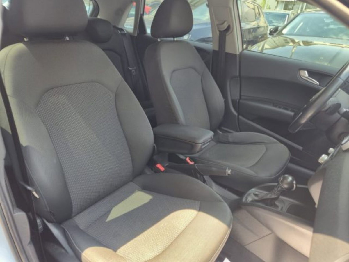 Audi A1 Sportback 1.6 TDI S tronic Attraction (10)