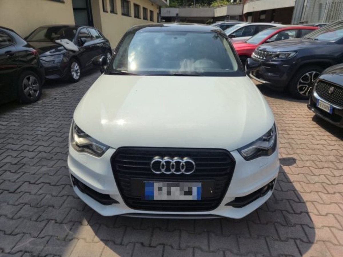 Audi A1 Sportback 1.6 TDI S tronic Attraction (2)