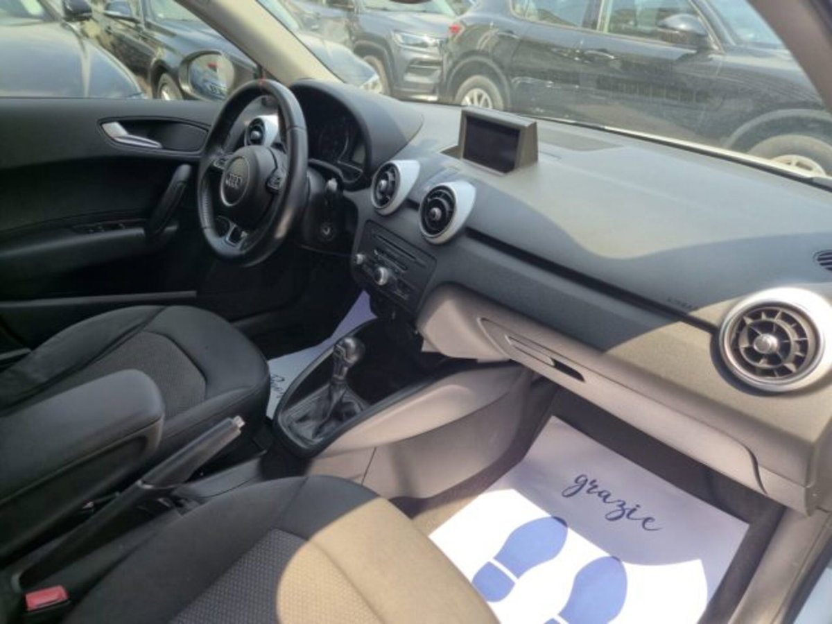 Audi A1 Sportback 1.6 TDI S tronic Attraction (9)