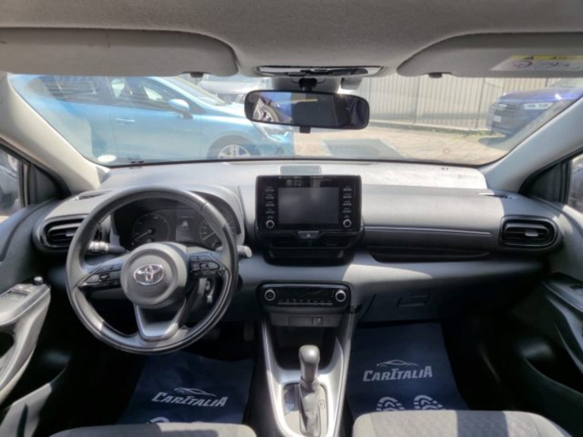 Toyota Yaris 1.5 Hybrid 5 porte Premiere (11)