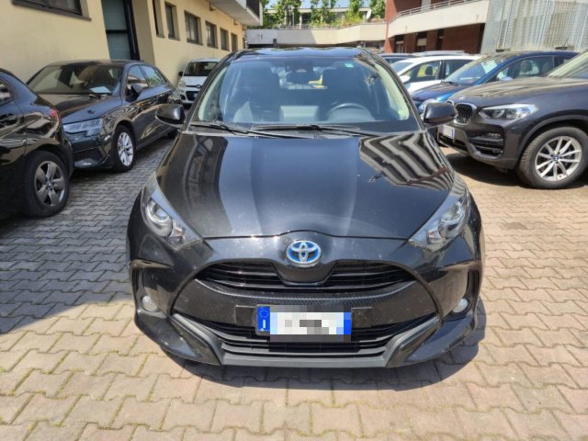 Toyota Yaris 1.5 Hybrid 5 porte Premiere (2)