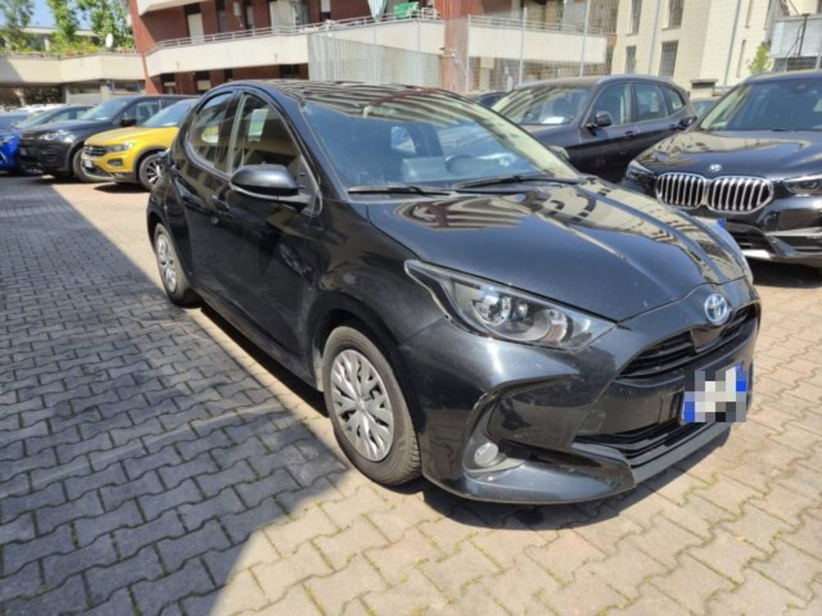 Toyota Yaris 1.5 Hybrid 5 porte Premiere (3)