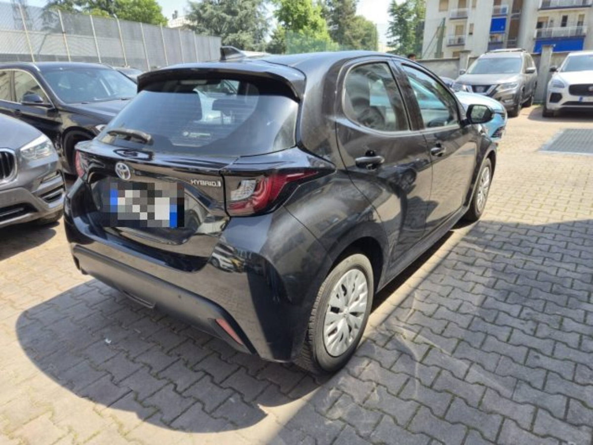 Toyota Yaris 1.5 Hybrid 5 porte Premiere (4)