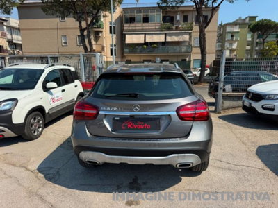 Mercedes-Benz GLA SUV 200 d Automatic Premium (10)