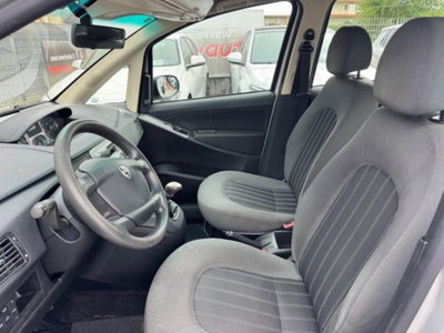 Lancia Musa 1.4 16V Gold (11)