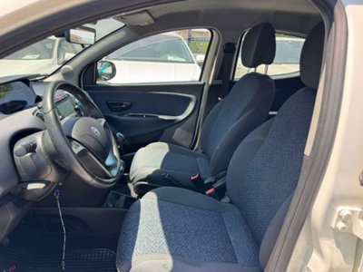 Lancia Ypsilon 1.0 FireFly 5 porte S&S Hybrid Gold Plus (17)